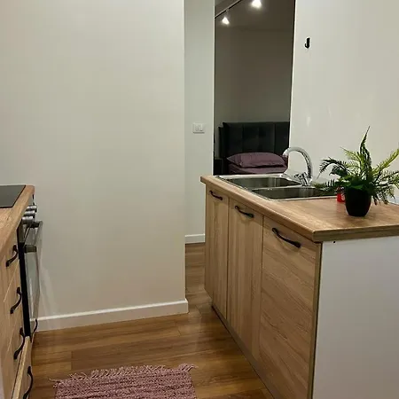 Amma's In Tirana! شقة *