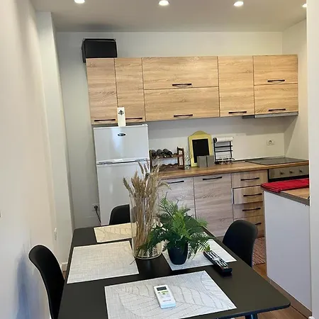 Amma's In Tirana! شقة